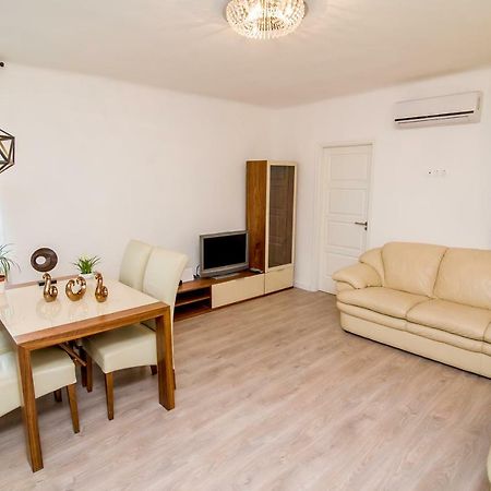 Choosy City Flat Budapeste Exterior foto